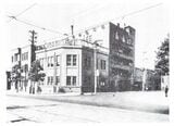 1931年に日本橋に完成した、当時の本社ビル（1940年頃撮影、『東洋経済新報社 百年史』p391より）