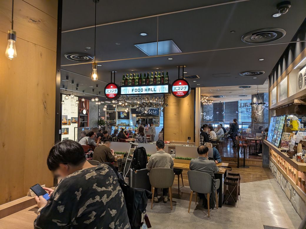 バスタ新宿 フード コート