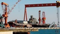 中国軍の危機感映す国防予算と国産空母 初の国産空母｢山東｣が進水間近