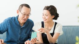 34歳下の女性を"お断り"した71歳男性の言い分　｢『後妻業の女』かと｣｢老人扱いされた｣　"おぢアタック"のリアル