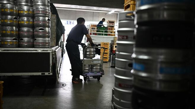 アサヒ､15工場で一部生産再開､手作業で受注管理