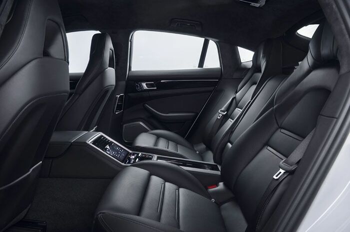 ポルシェ パナメーラ 4 E-ハイブリッド｜Porsche Panamera 4 E-Hybrid