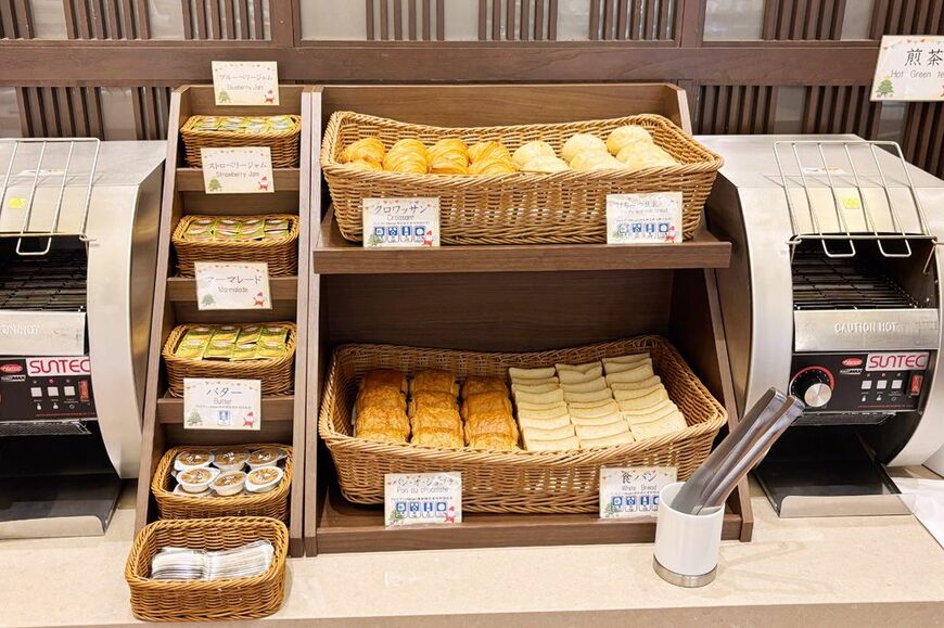 ラビスタ東京ベイモーニングビュッフェのパンブース（筆者撮影） 