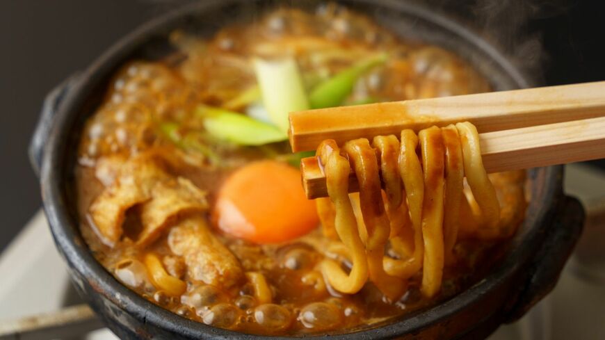 「大久手山本屋」の味噌煮込みうどん（写真：大久手山本屋）