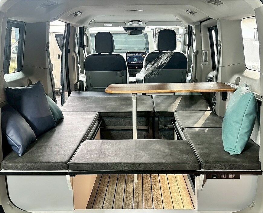 LACホールディングスのBEVキャンピングカー「LAC EVキャンパーP」（写真：LACホールディングス）