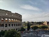 イタリアのローマで食べたピザは2500円。ボリュームがあり過ぎで1/4ほど残したが、あまりの美味しさに冗談抜きで涙が出た（筆者撮影）