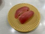 魚べいの『大切りまぐろ（140円）』