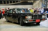 1978年式トヨタ「クラウン4ドアピラードハードトップ2000スーパーサルーンエクストラ」とオーナーの“やまだ”さん（写真：筆者撮影）