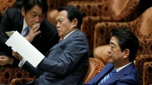 安倍首相と盟友・麻生氏の｢死なばもろとも｣ 疑惑拡大も頬かむりに､党内から批判の声も | 国内政治 | 東洋経済オンライン