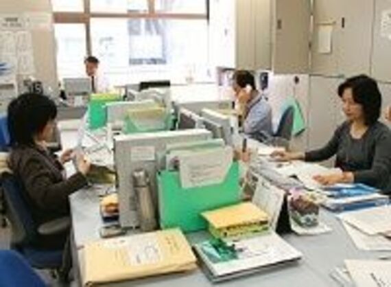 非正規公務員の不条理、安月給で昇給・昇進もないが、責任は正規並みも《特集・自治体荒廃》