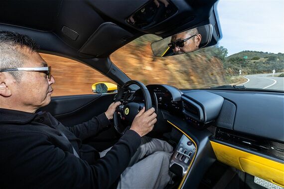 849テスタロッサを運転する筆者