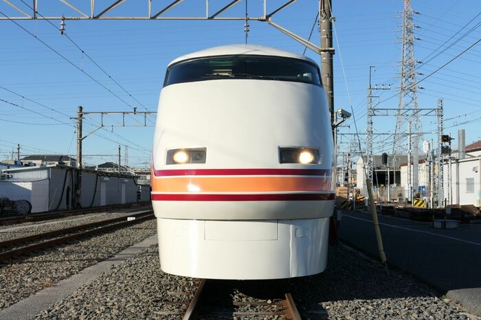 正面から見た先頭部