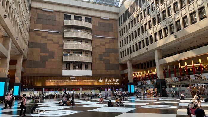 台北駅1階のロビー