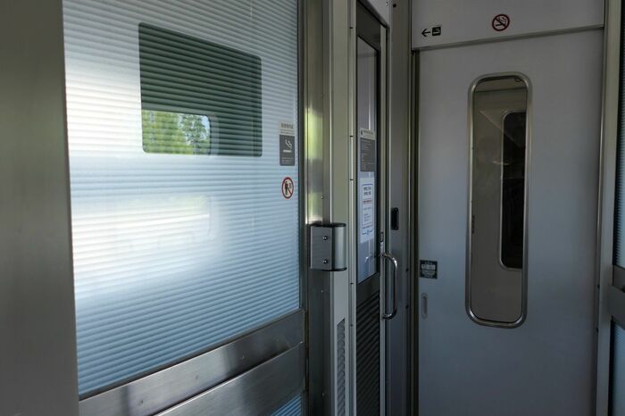 デッキにある喫煙室