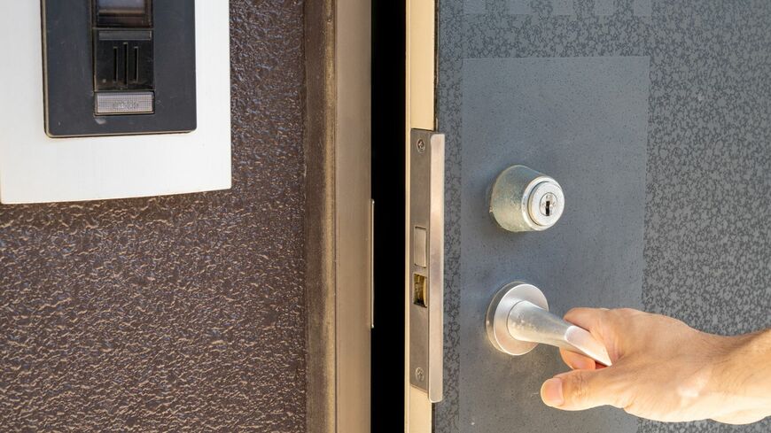 空き巣や泥棒のターゲットになりやすいのは、どんな家？（写真：Haru photography／PIXTA）