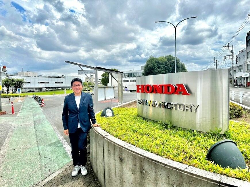 筆者。取材は本田技研工業の埼玉製作所狭山工場で行われた（筆者撮影）