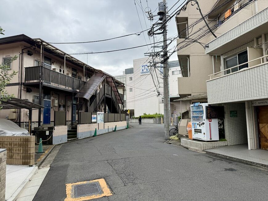 道路が格子状ではなくくねくねと曲がっている（写真：筆者撮影）
