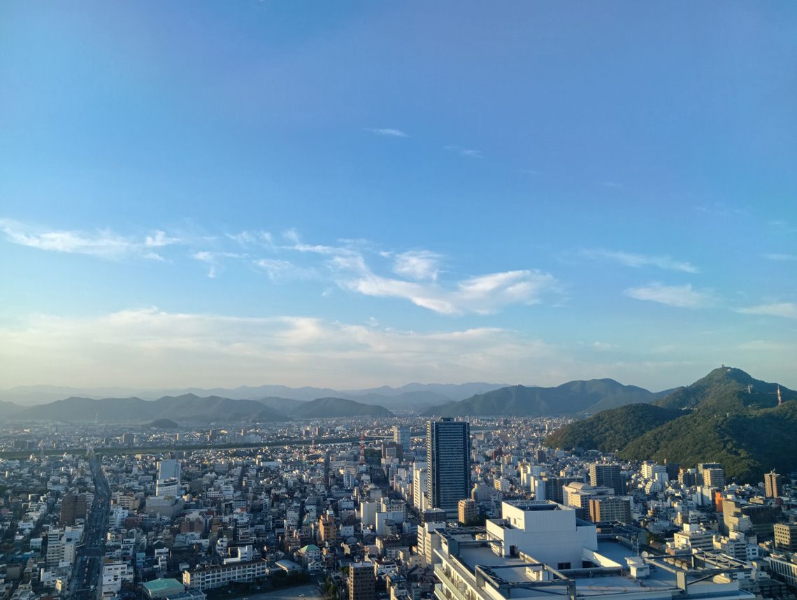 東洋経済のフォト記事：日本経済の新たな展望を探る