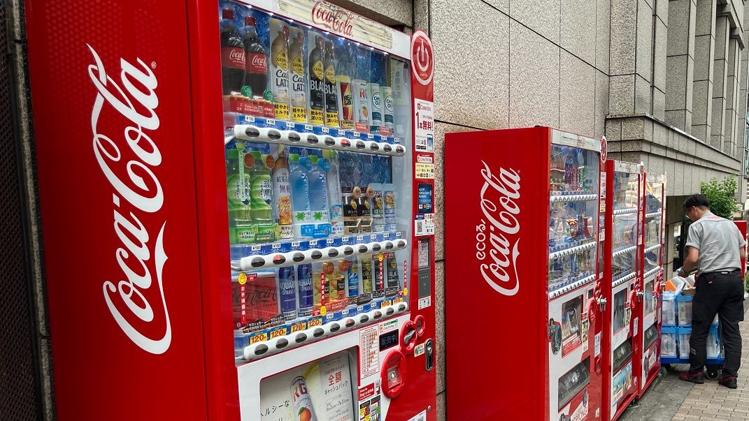 大赤字】コカ・コーラBJHが自販機事業で881億円の巨額減損、会社側は