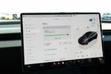 テスラ「Model 3」（写真：三木 宏章）
