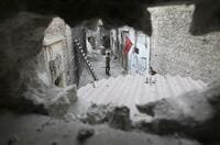 緊迫するシリア情勢、消費税論議にも影響か 日本株の下落圧力に