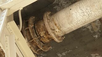 腐敗した水道管