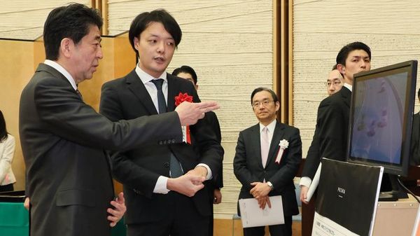 安倍首相は なぜメルカリを大絶賛したのか あなたも起業しませんか 東洋経済オンライン 社会をよくする経済ニュース