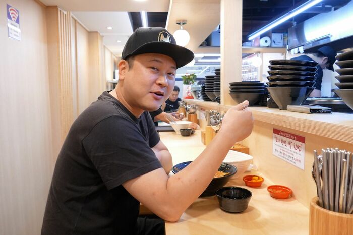 宿の近くの飲食店に入ると宿のスタッフにばったり（韓国）