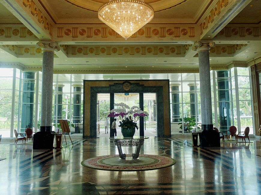 The Empire Bruneiのロビー