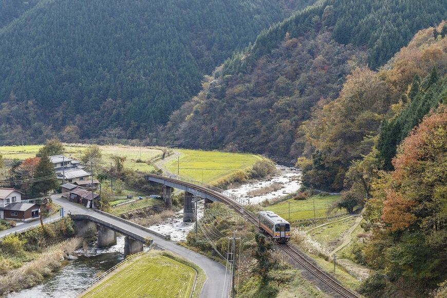 1日3往復しか走らない芸備線備後落合―東城間をゆく（撮影：鼠入昌史）