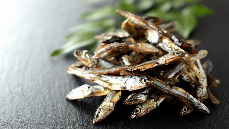 田作り（写真：K321／ PIXTA）