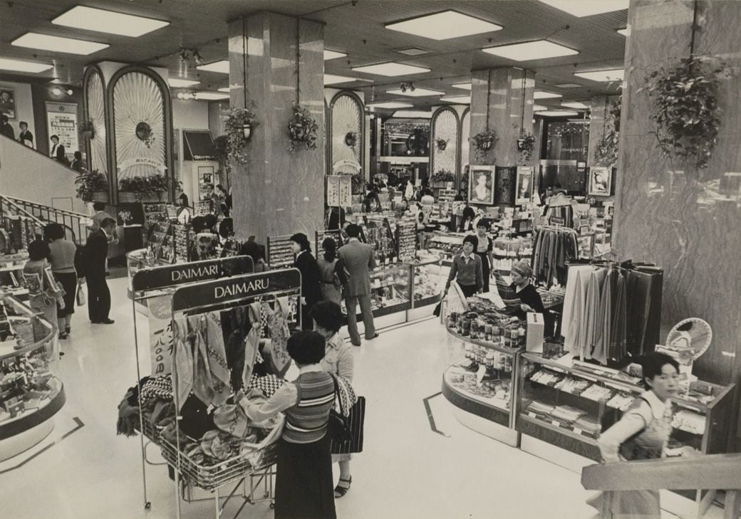 大丸東京店の店内