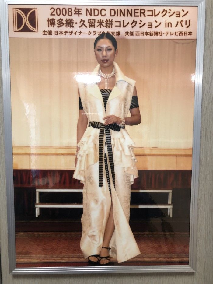 パリコレに出品した博多織を使ったドレス