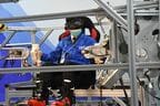 コックピットに座った操縦士