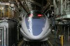 尾灯は前照灯の上部にある