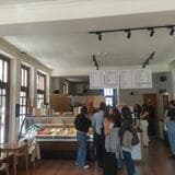 レストランの近くにあったアイスクリーム屋さん。コーンのシングルで200円くらい（筆者撮影）