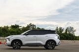 三菱の新型SUV「エクスフォースHEV」（筆者撮影）