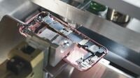 iPhone｢2代目解体ロボ｣､スゴすぎ性能の全貌 アップルはネジ1本までリサイクルする