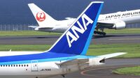 ANAとJAL､｢航空チケット値上げ｣で決算に異変 ANA優位はいつまで続くか？カギ握る2つの戦略