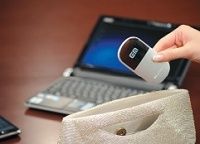 あの端末が「iPhone」に？　小型無線ルーターが活躍