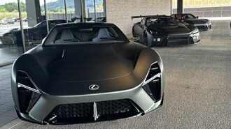 市販化が発表されている「GR GT」とレース参戦向け「GR GT3」が並ぶ