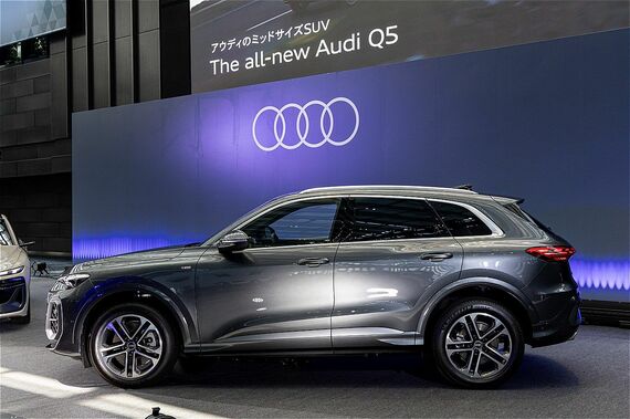新型Q5のサイドシルエット