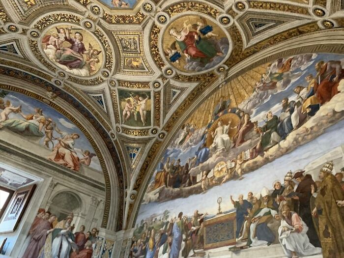 バチカン「ラファエロの間」のフレスコ画
