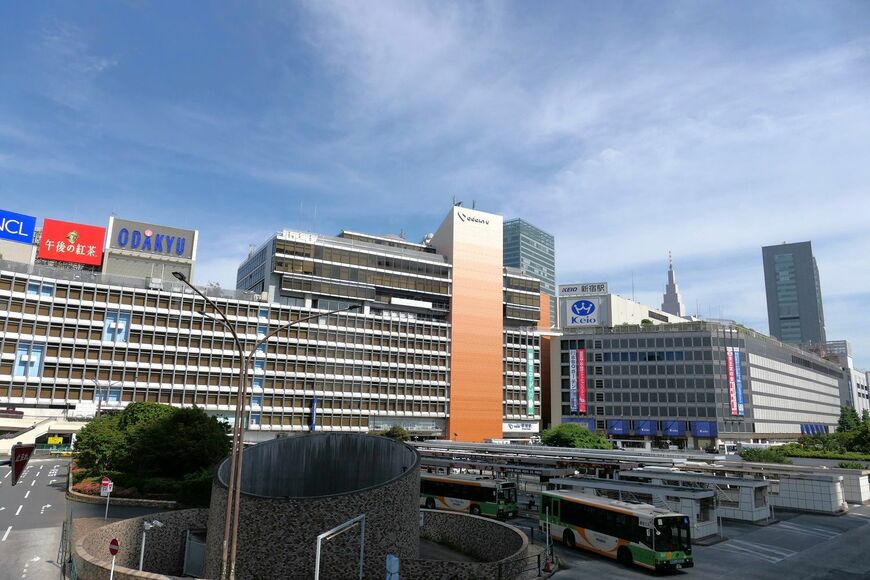 新宿駅西口広場。見慣れた駅前の風景が近いうちに一変しそうだ（記者撮影）