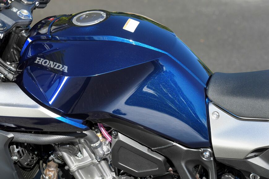 ホンダ「HAWK11」