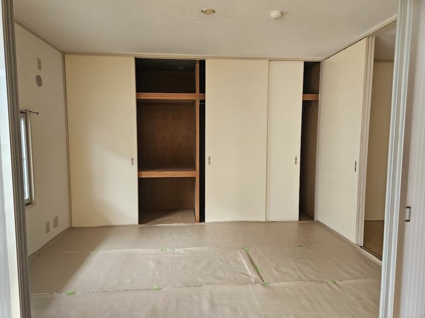 押入が充実。たっぷり収納できる（写真：筆者撮影）
