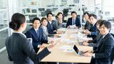 採用人数を増やし成長に向かっている企業はどこか（写真：takeuchi masato／PIXTA）