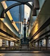 東京オリンピック前年に開通した首都高。2040年、実に77年ぶりに日本橋の空が広がる（筆者撮影）