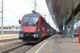 新型レイルジェット営業初日の1番列車はフェルトキルヒ行きのインターシティだった（撮影：橋爪智之）