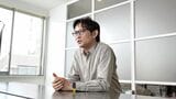 「呪術廻戦」などのアニメ制作を担ってきたMAPPAの大塚学社長。人気漫画「チェンソーマン」のアニメ化にあたり、制作会社として自ら100％の出資を行った（撮影：梅谷秀司）